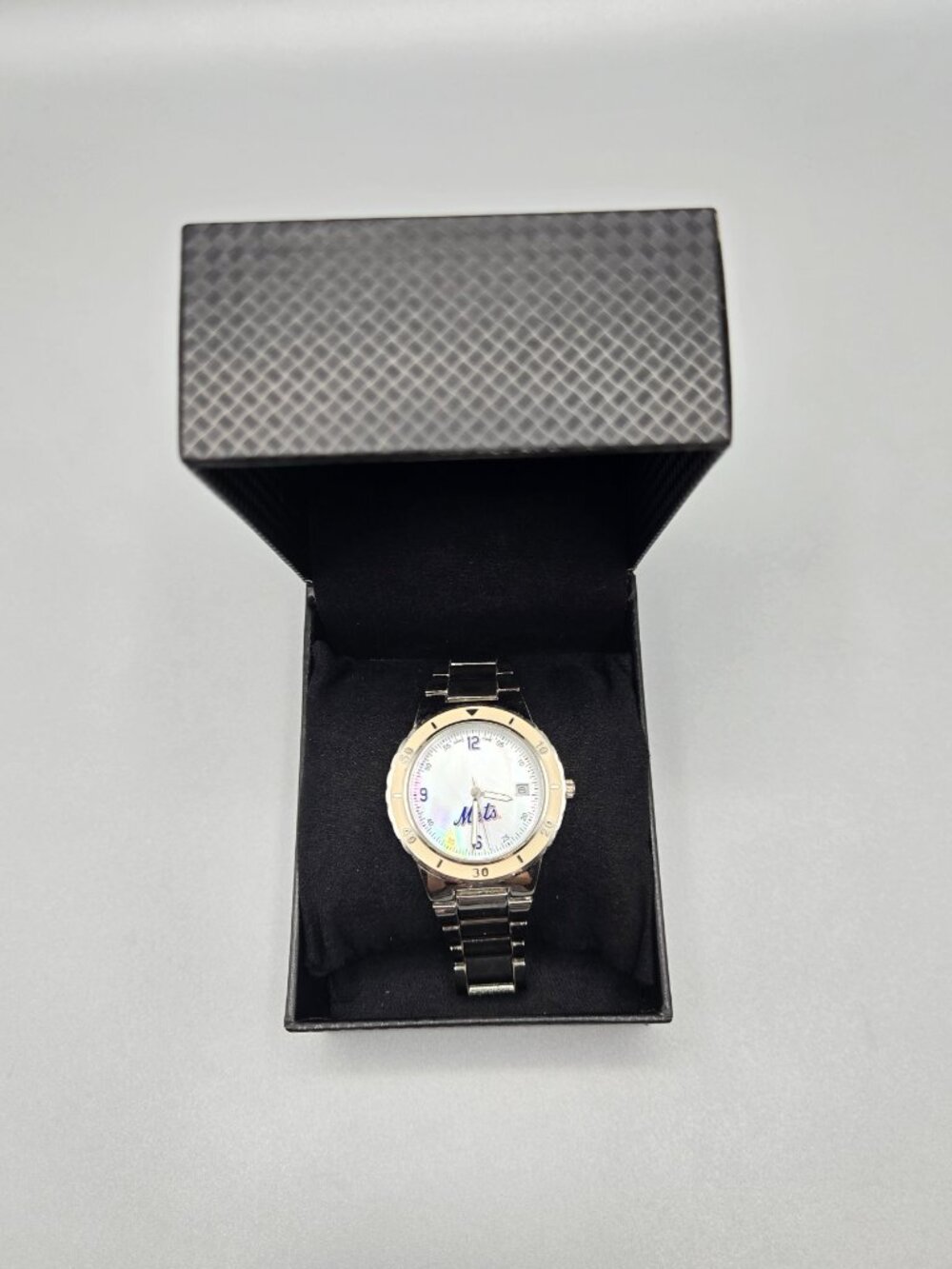 Mets VIP Exclusive Edition Quartz Analog Watch Date Silver Bracelet w/ Box